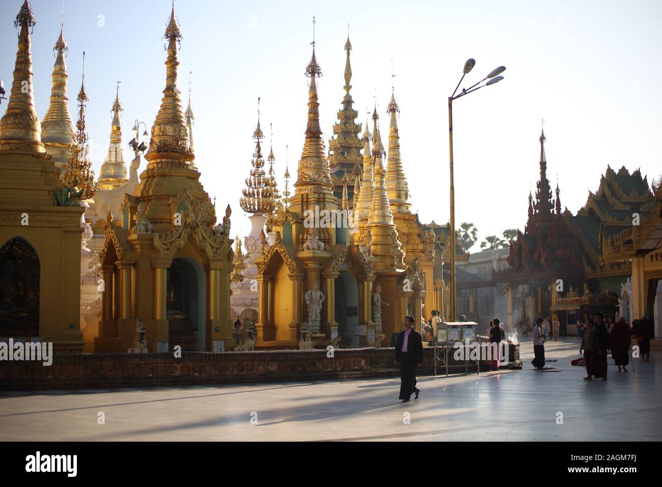 YANGON/MYANMAR - 26 Ago, 2019 : Shwe Dagon Pagoda Yangon, Myanmar. Foto Stock