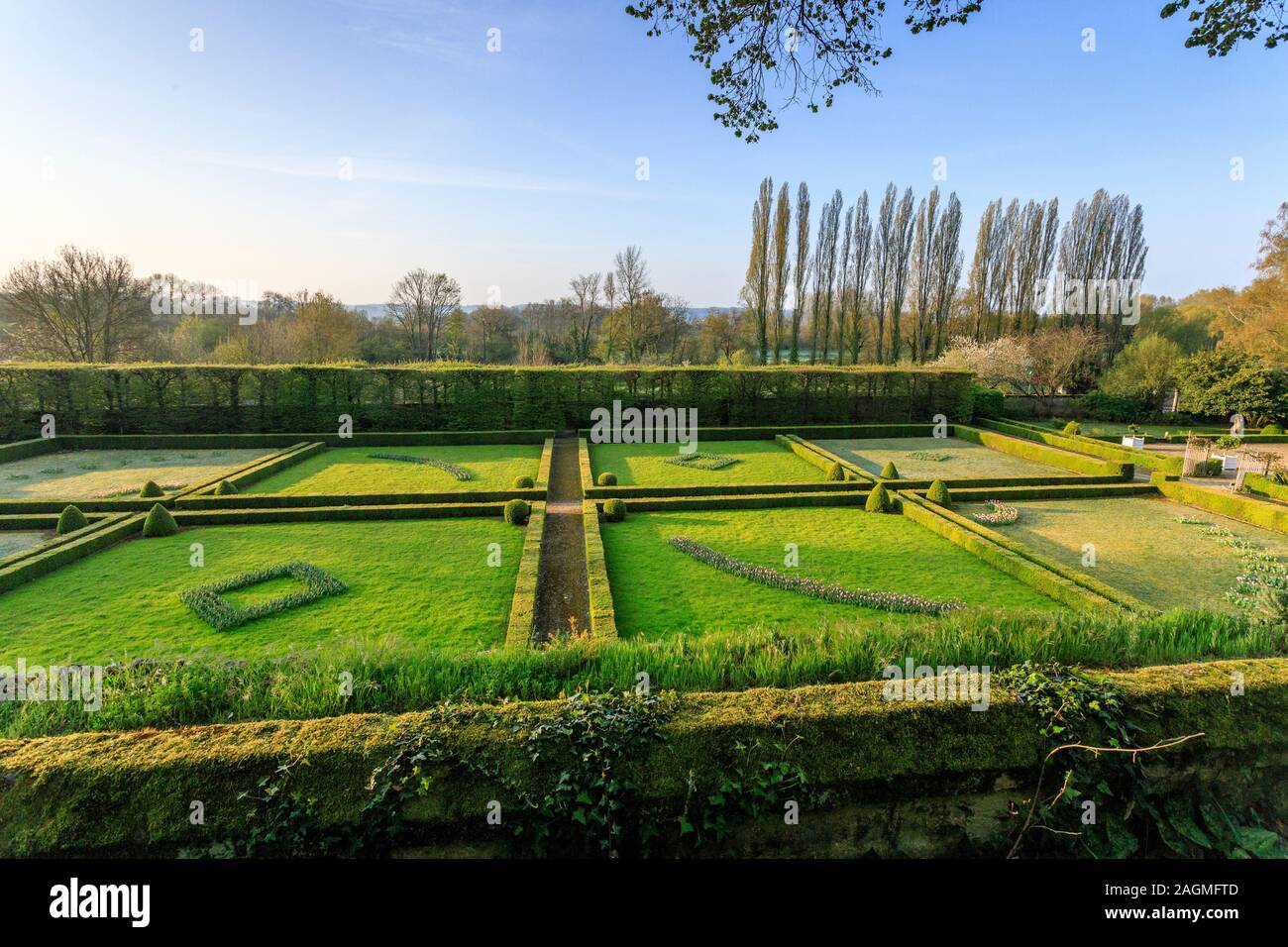 Francia, Sarthe, Loir Valley, Ponce sur le Loir, Chateau de Ponce giardini, il giardino francese // Francia, Sarthe (72), la Vallée du Loir, Poncé-sur-le-Loir, Foto Stock