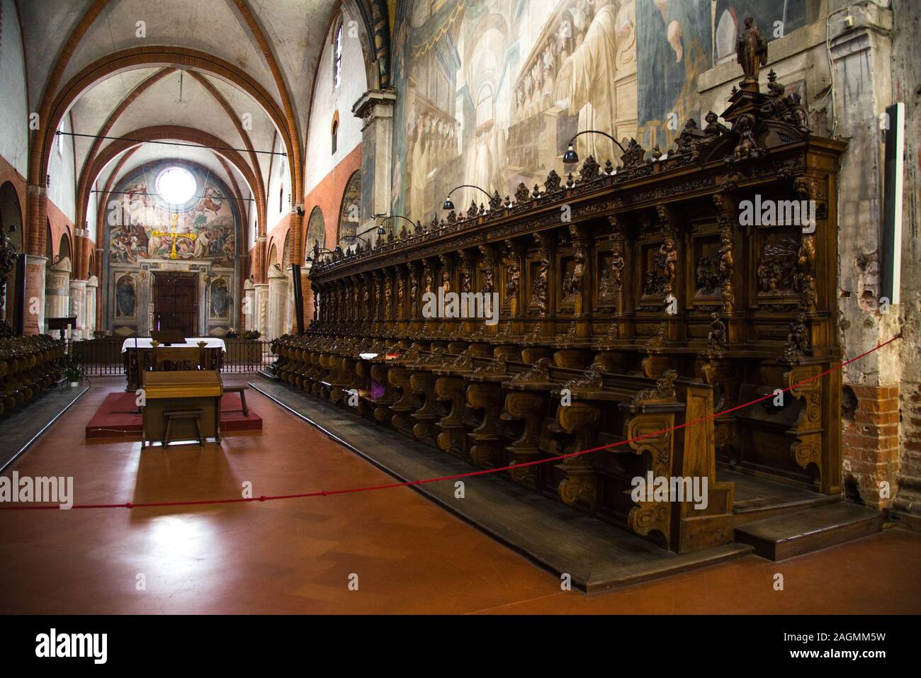 Milano , Italia, Chiaravalle 01 Dicembre 2018 : interni dell'Abbazia di Chiaravalle Foto Stock