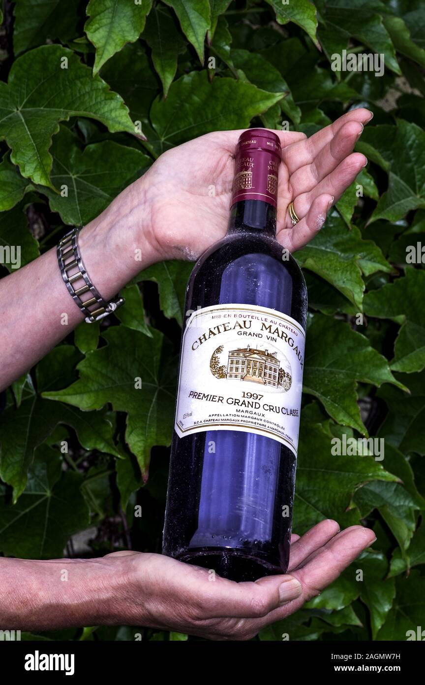 I grandi vini del mondo. Bordeaux. Chateau Margaux. Premier Grand Cru Classe 1997.a sud-ovest della Francia. Foto Stock