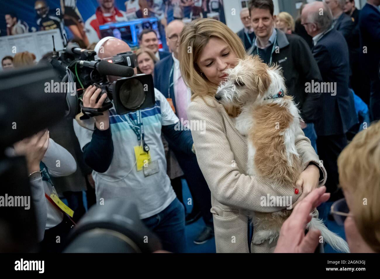 Elezioni generali Night 2019: Il partito conservatore sarebbe andato avanti per vincere una frana che assicura la loro maggioranza più grande dal 1987. Londra, Regno Unito Foto Stock