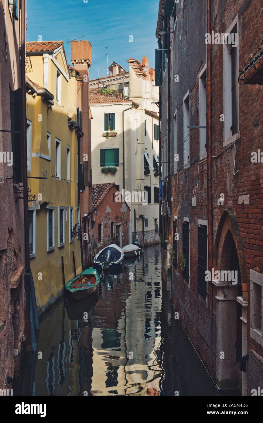 Foto di Venezia imbarcazioni e i canali dell'acqua Foto Stock