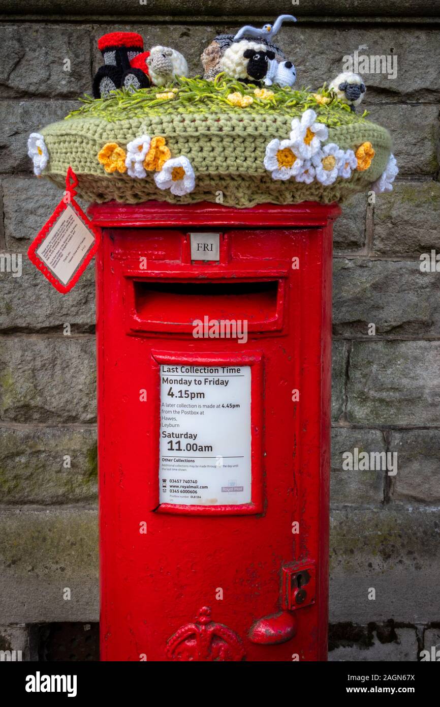 Bomba di filato su di una casella postale Foto Stock