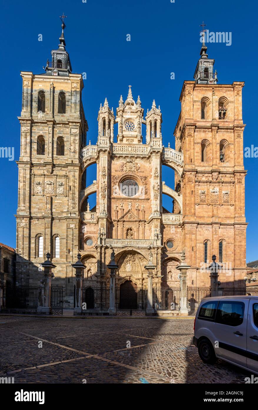 La vista in elevazione frontale della Cattedrale di Astorga l, Castilla y Leon, Spagna Foto Stock