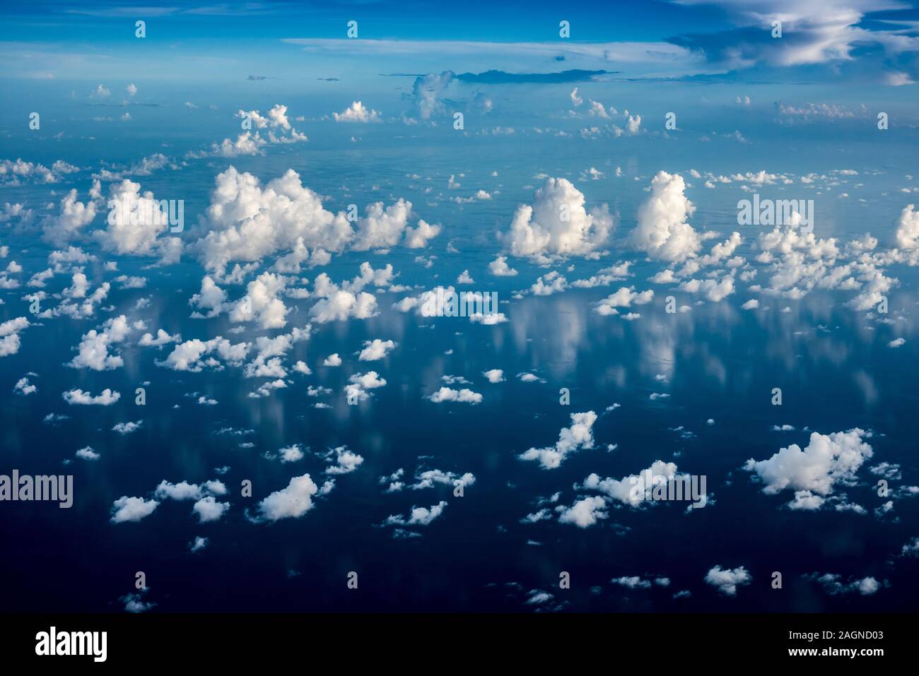 Vista dalla finestra di aereo a 30.000 piedi su USA America Foto Stock