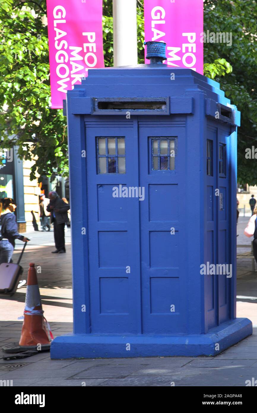 Glasgow Scozia Buchanan Street Vintage vecchio blu polizia Box ora talvolta usato come un chiosco di bevande nei mesi estivi Foto Stock