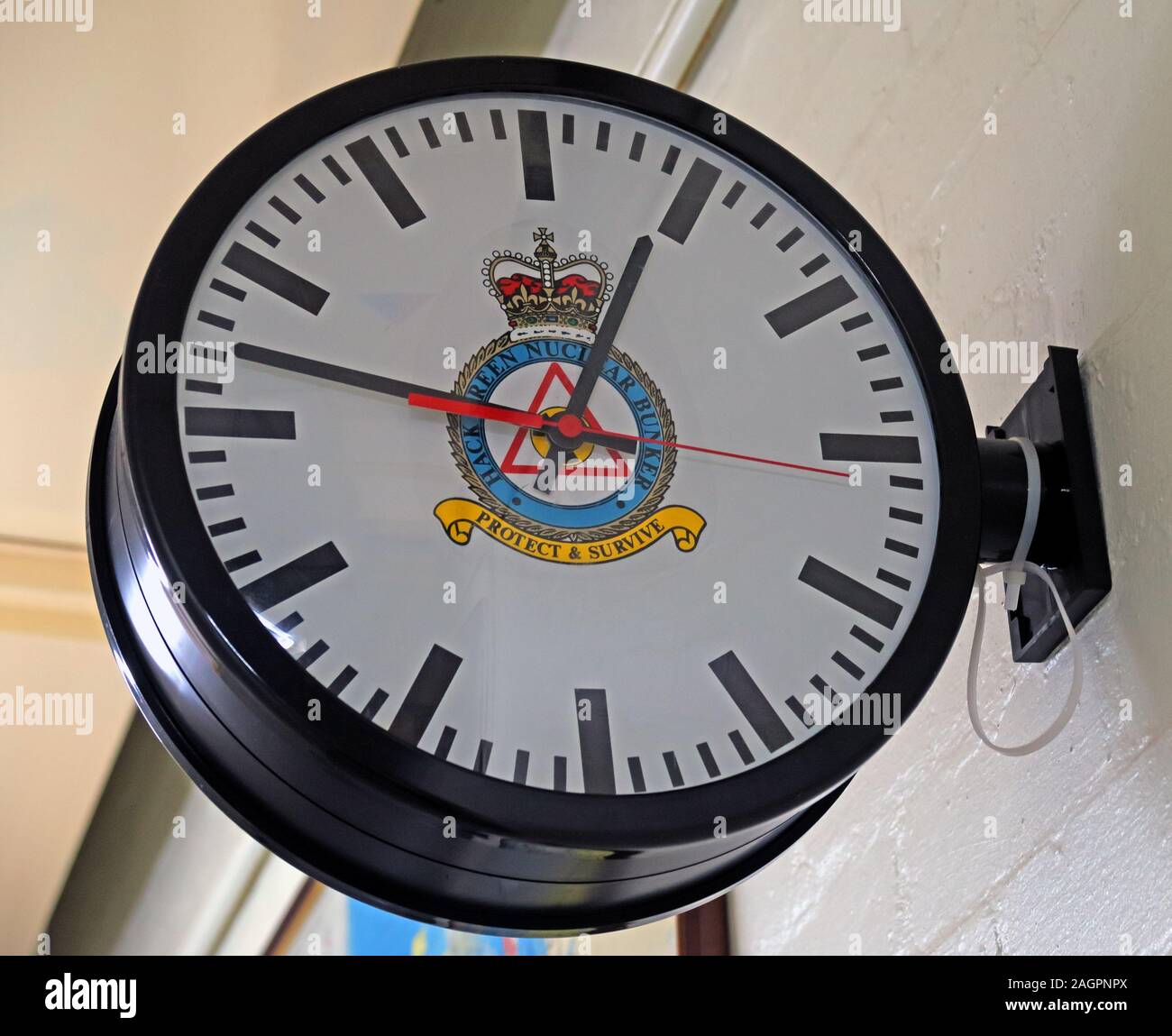 Proteggere e sopravvivere orologio, Hack verde Bunker nucleari, Nantwich, Cheshire, Inghilterra, Regno Unito Foto Stock