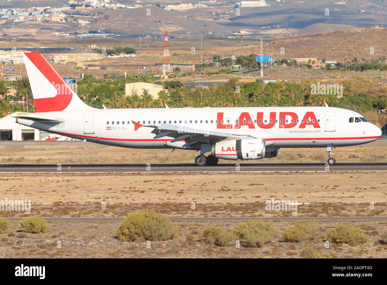 Tenerife, Spagna - 23 Novembre 2019: Lauda A320 all'aeroporto di Tenerife Sud. Foto Stock