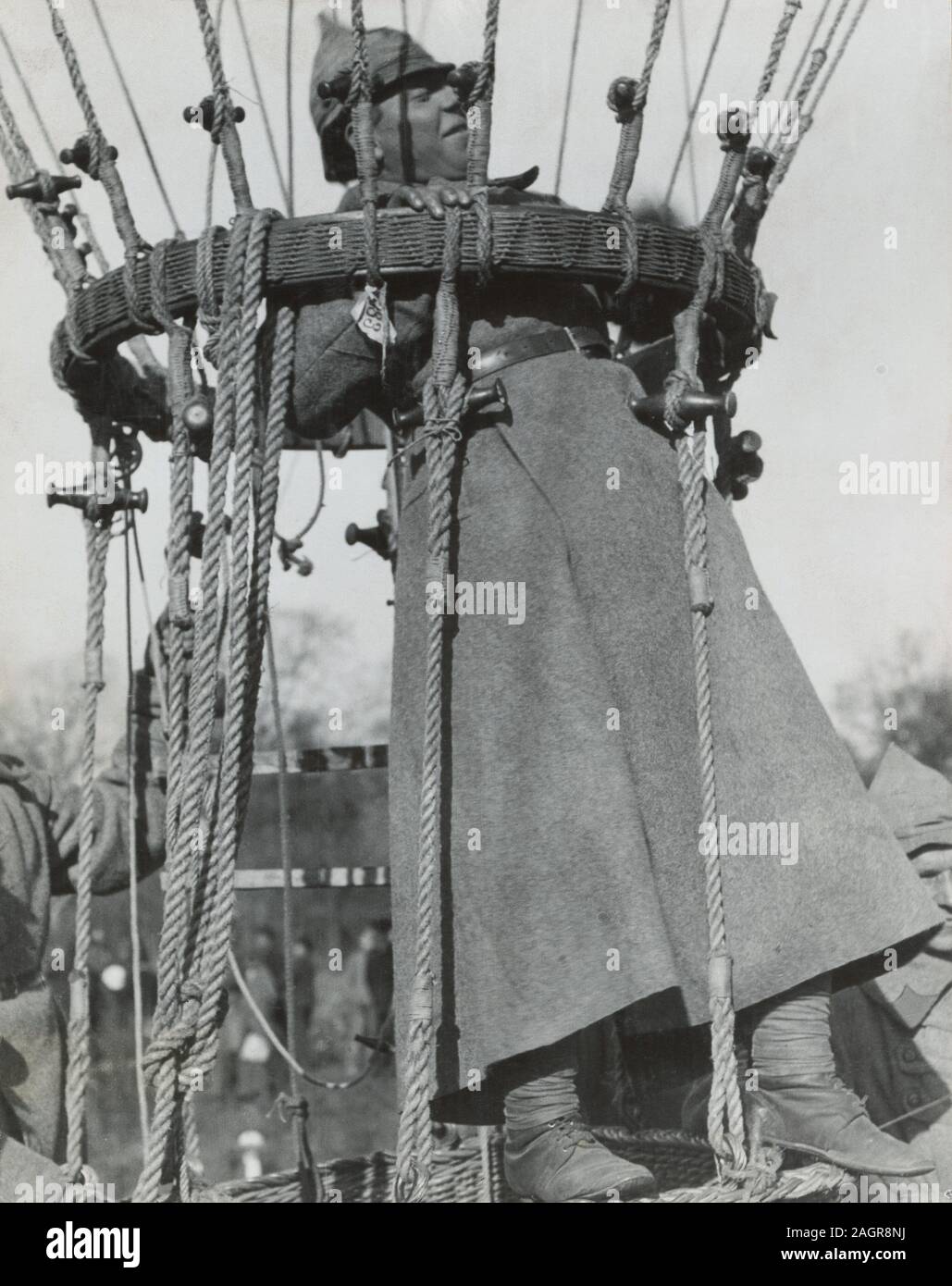 Volare un palloncino. Esercito Rosso manovre. Museo: © Rodchenko Archivio Stepanova, Mosca. Autore: Alexander Rodchenko Mikhailovich. Foto Stock