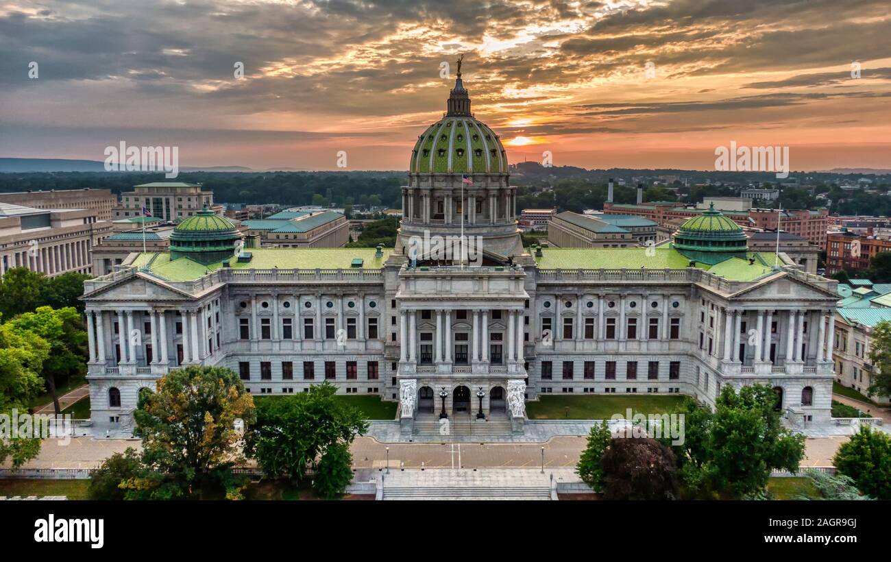 Capitol in Harrisburg, Pennsylvania di sunrise, antenna vista panoramica Foto Stock