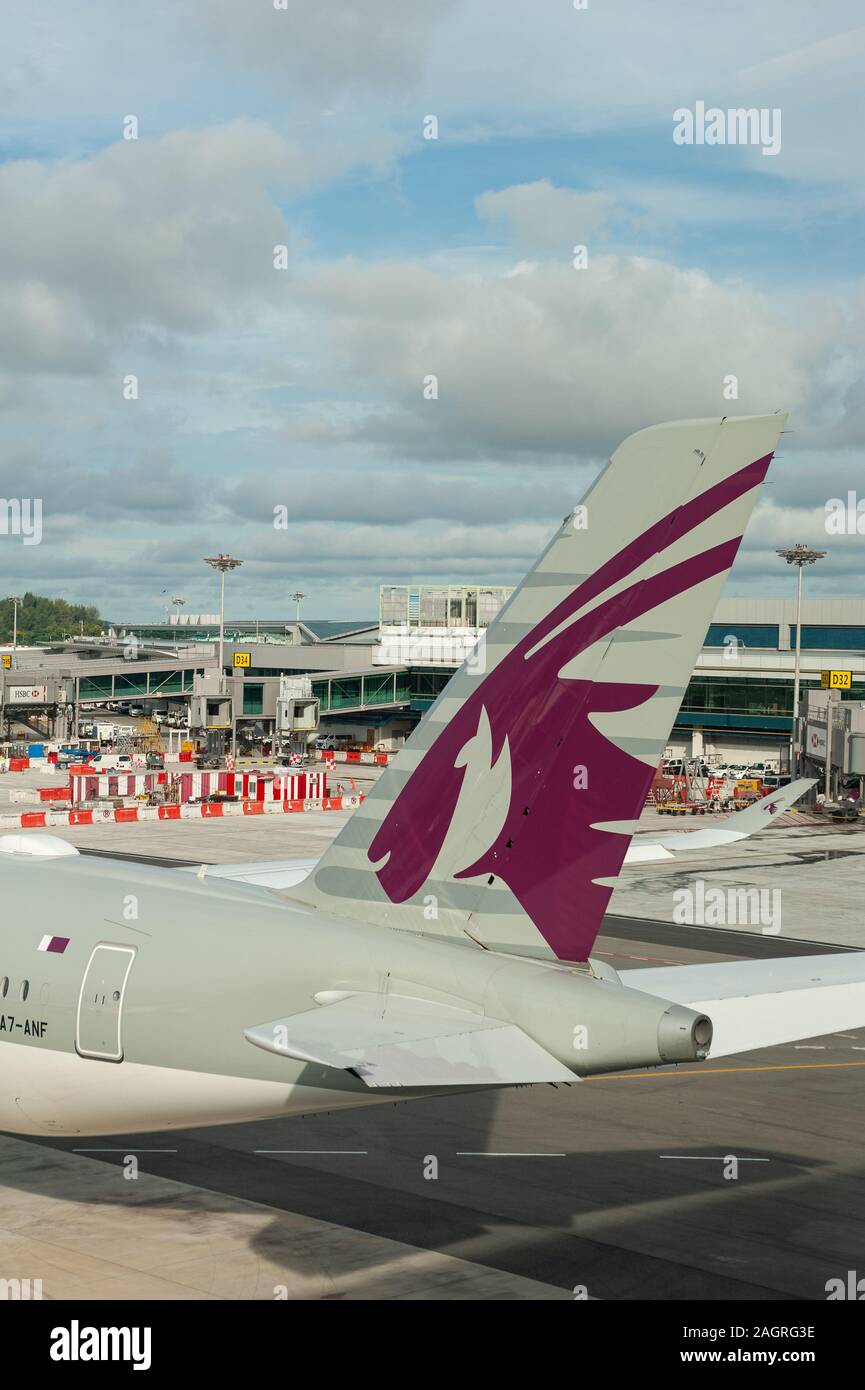 19.12.2019, Singapore, Repubblica di Singapore, Asia - Qatar Airways Airbus350-1000 un aereo di passeggero al Changi Airport. Foto Stock