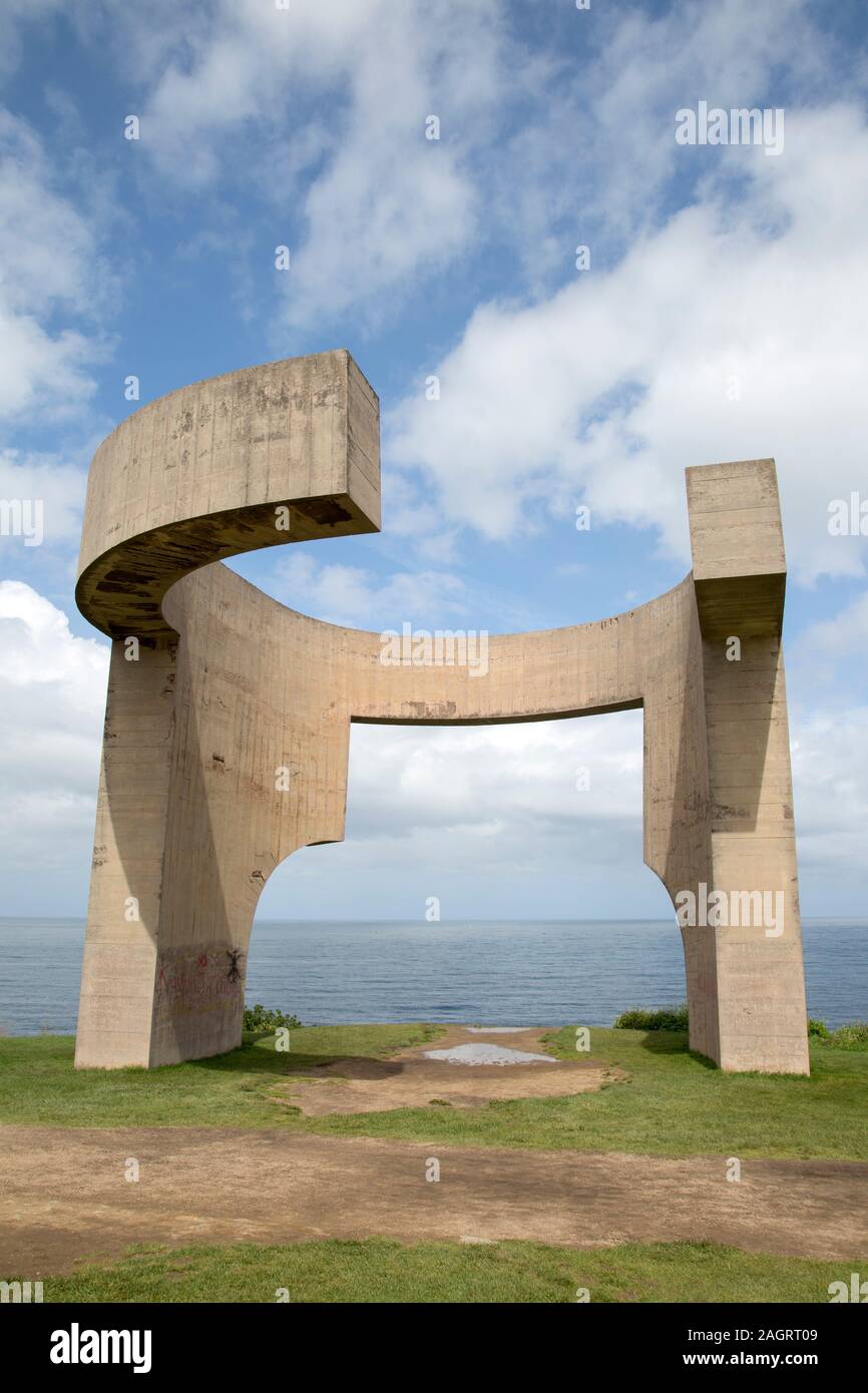 Elogio del Horizonte da Chillida, Cerro de Sta Catalina Fort, a Gijon, Asturias, Spagna Foto Stock