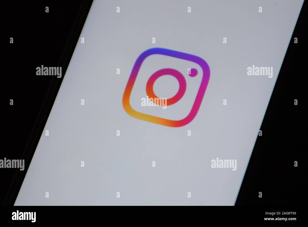 Instagram icona sulla schermata monitor. Rete sociale sito web. Social media, fotografia, foto. Rete sociale Foto Stock
