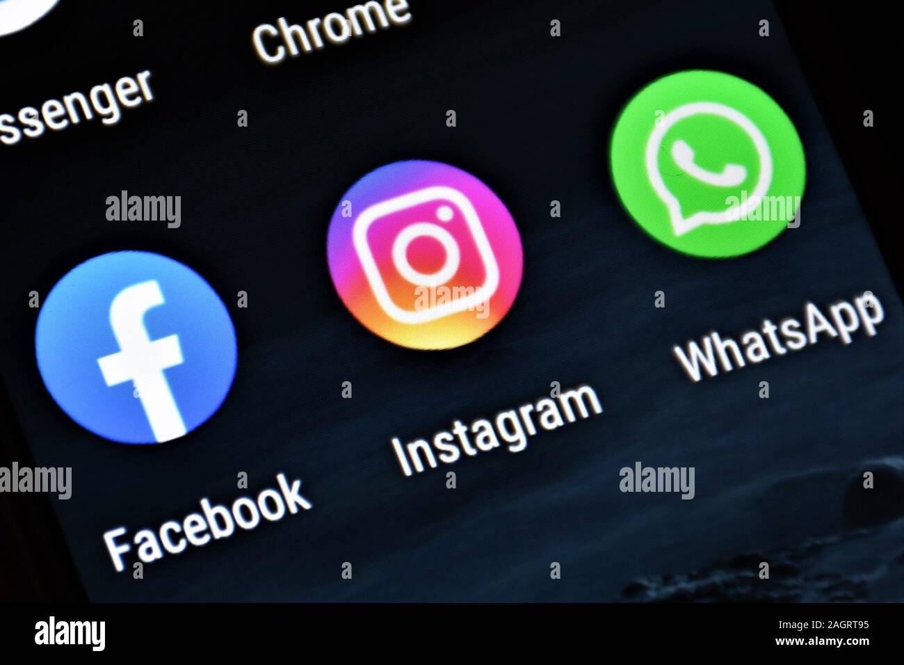 Facebook, Instagram e Whatsapp icone sulla schermata monitor. Rete sociale sito web. Icona. Social media app. Rete sociale Foto Stock