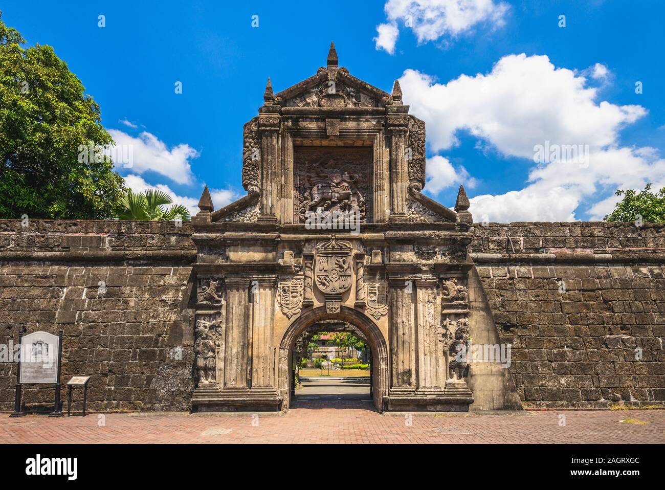 Cancello principale di Fort Santiago a Manila nelle Filippine Foto Stock