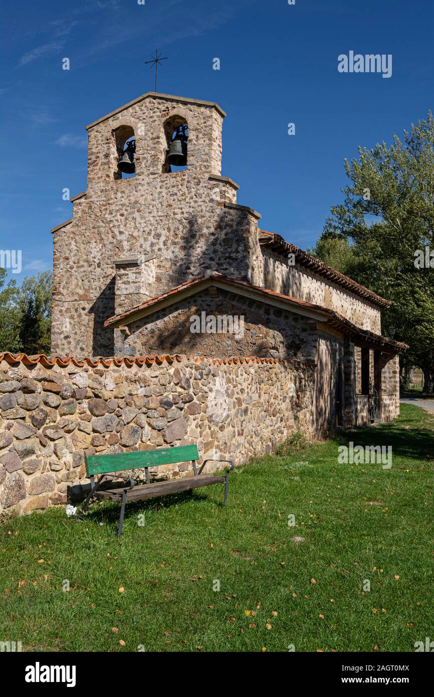 La Iglesia de la Visitación, siglo XVI, Montemediano de Cameros , Nieva de Cameros, La Rioja, Spagna. Foto Stock