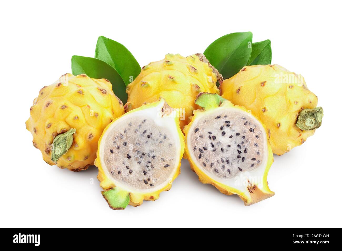 Drago maturo frutta, Pitaya o Pitahaya isolato giallo su sfondo bianco, frutta sana nozione. Foto Stock