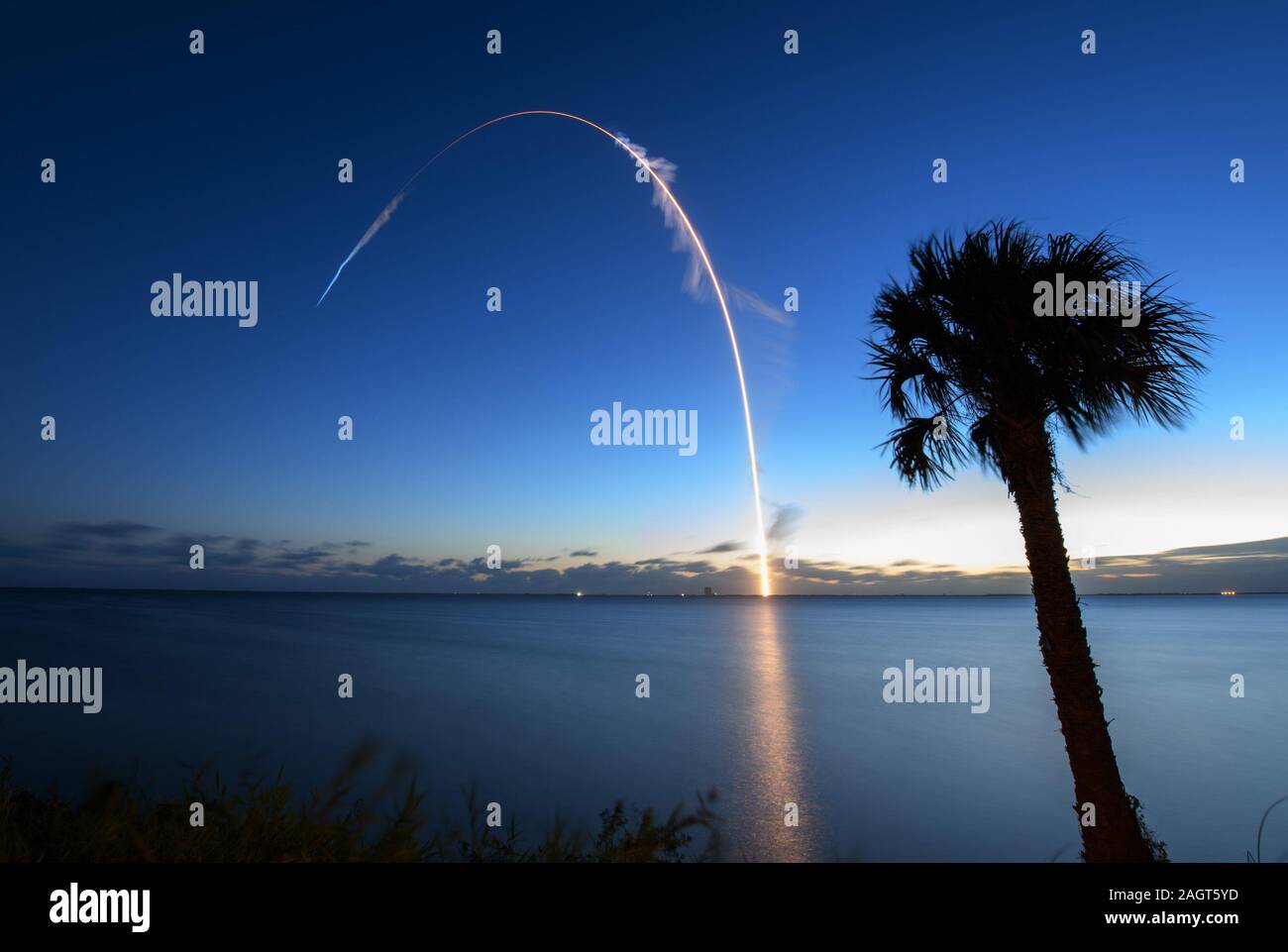 Boeing CST-100 Starliner spaziali, su di una ULA Atlas V rocket, solleva per un orbitale uncrewed prova di volo, Cape Canaveral, in Florida, 20 Dicembre 2019 Foto Stock