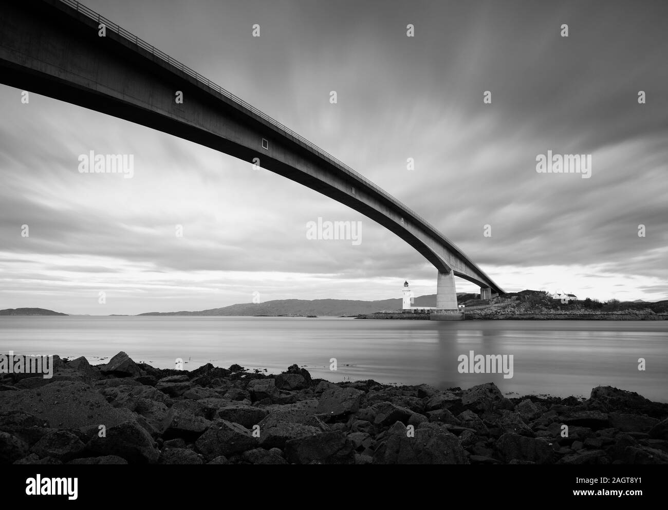 Fotografia Di © Jamie Callister. Isle of Skye Bridge, costruito nel 1995, Eilean Ban, Isle of Skye, North West Scotland, Regno Unito, 25th di novembre 2019. Foto Stock