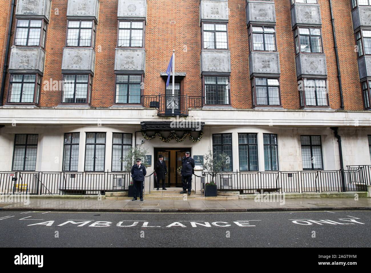 Londra, Regno Unito. Xxi Dec, 2019. Vista generale del re Edward VII Hospital di Londra dove il Principe Filippo , Duca di Edimburgo passa il suo secondo giorno. Il 98 anno vecchio principe si prevede di rimanere in ospedale per i prossimi giorni e si rischia di perdere la famiglia reale di Natale. Credito: Steve Taylor/SOPA Immagini/ZUMA filo/Alamy Live News Foto Stock