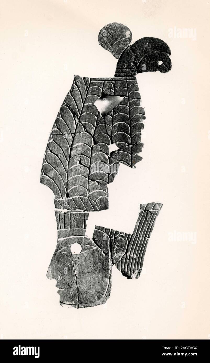 Ivory carving con testa regale con la corona di Osiride, Northen Palace, Ebla, Siria 1960s Foto Stock