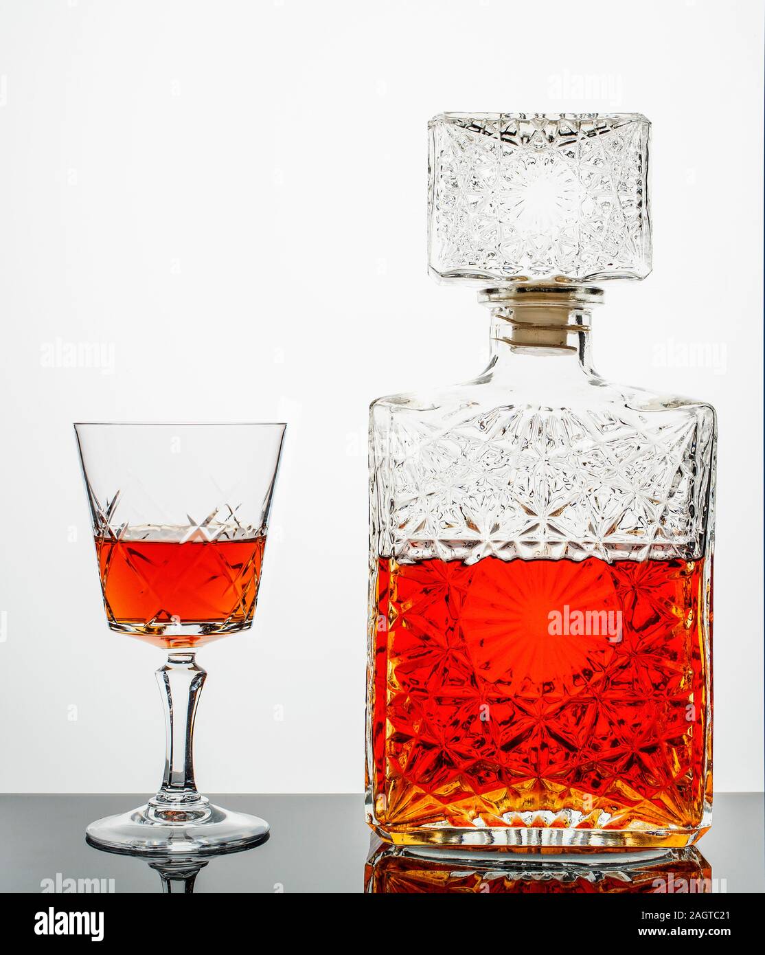 Vintage bottiglia di vetro con le acquaviti di cognac Foto Stock