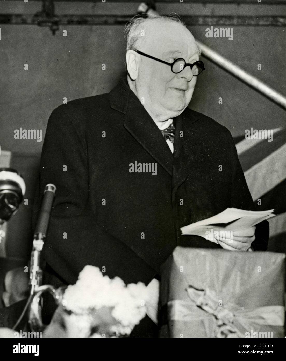Primo Ministro britannico Sir Winston Churchill parlando a un open-air incontro, Biggleswade, Regno Unito 1955 Foto Stock