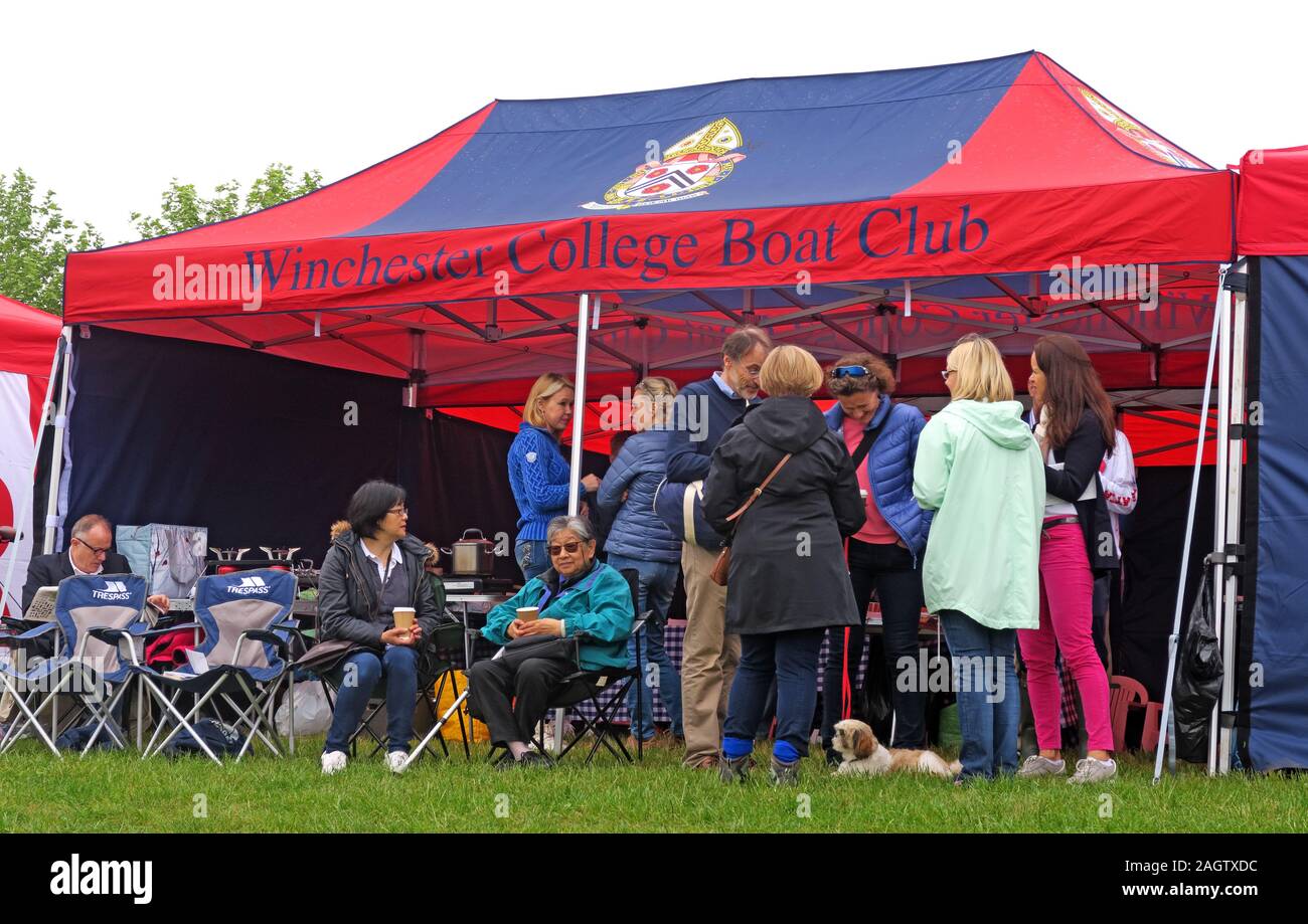 Winchester College Boat Club, presso scuole nazionali regata, Dorney Lake, Eton College Centro di Canottaggio, Berks, Inghilterra, SL4 Foto Stock