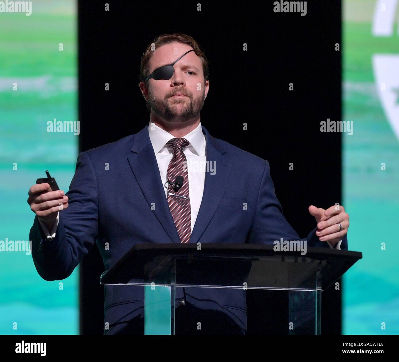 Florida, Stati Uniti d'America. Il 21 dicembre 2019. Dan Crenshaw parla al 2019 Punto di svolta USA Student Action Summit - Giorno 3 presso il Palm Beach County Convention Center. Daniel Crenshaw Reed è un uomo politico americano e gli ex Stati Uniti Navy SEAL ufficiale in servizio negli Stati Uniti Casa di rappresentante per Texas il 2° quartiere congressuale fin dal 2019. Un membro del Partito Repubblicano, è stato eletto nel 2018 midterms su dicembre 20, 2019 in West Palm Beach, Florida. Persone: Dan Crenshaw Credito: tempeste Media Group/Alamy Live News Foto Stock