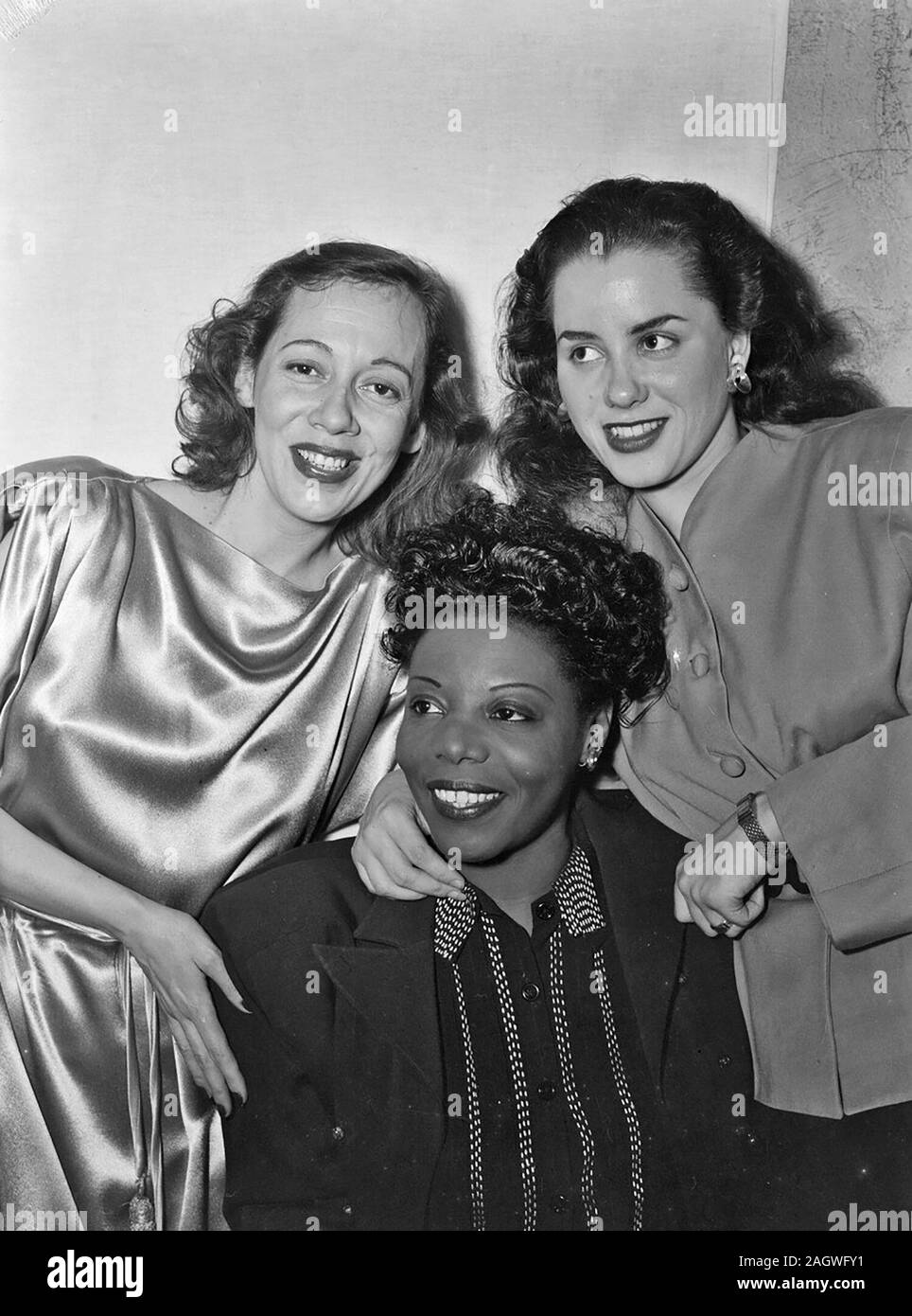 Ritratto di Imogene Coca, Mary Lou Williams e Anne Hathaway, tra 1938 e 1948 Foto Stock