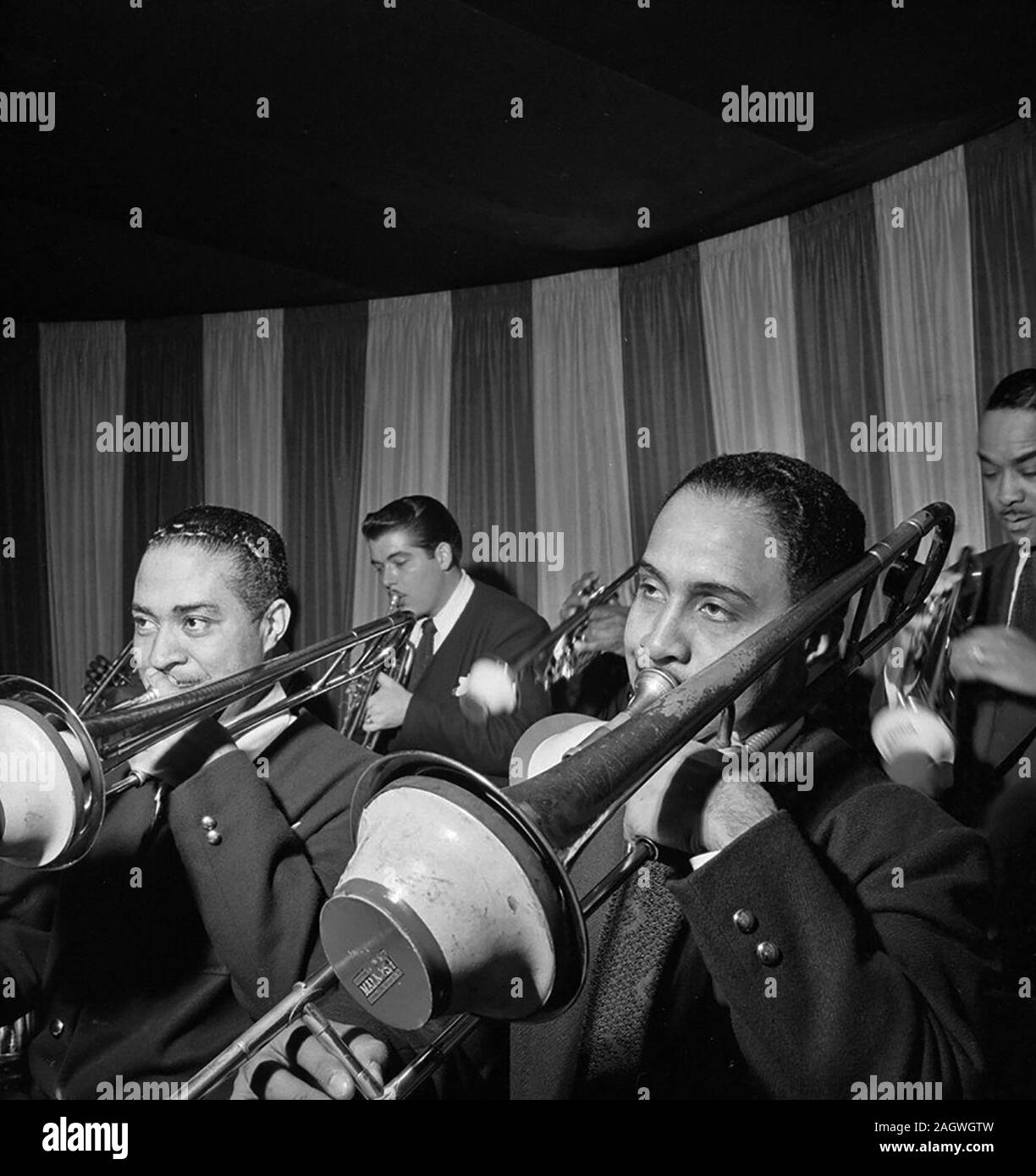 Ritratto di alterate Pozzi e Henry Wells, Eddie Condon, New York, N.Y., ca. Gennaio 1947 Foto Stock