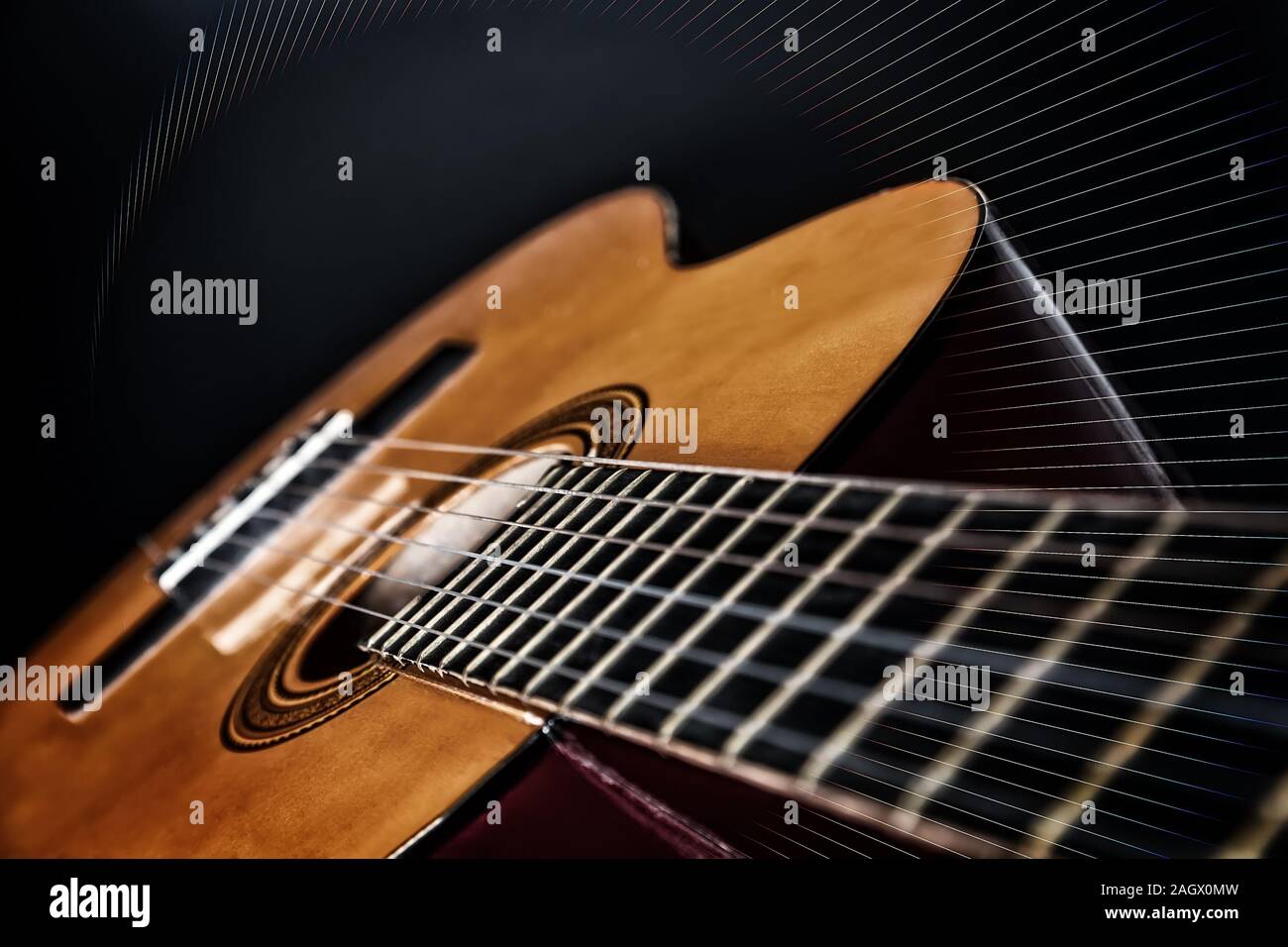 Chitarra closeup con shine intorno a. Concetto musicale. Il trattamento con candeggina per effetto di bypass Foto Stock