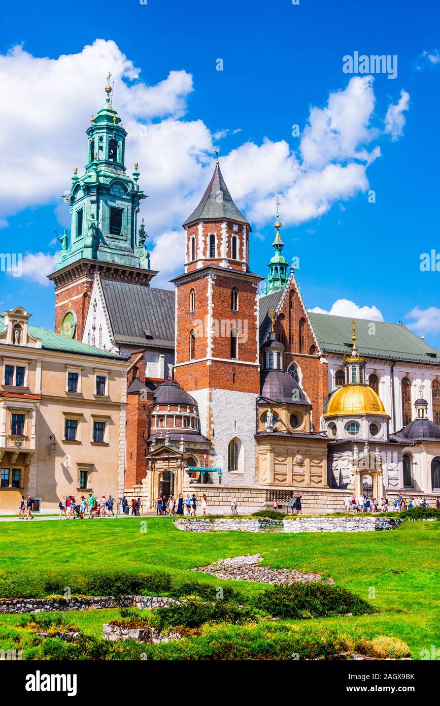 Cracovia, POL - Lug 25, 2019: Cattedrale di Wawel sul colle di Wawel a Cracovia, Polonia Foto Stock