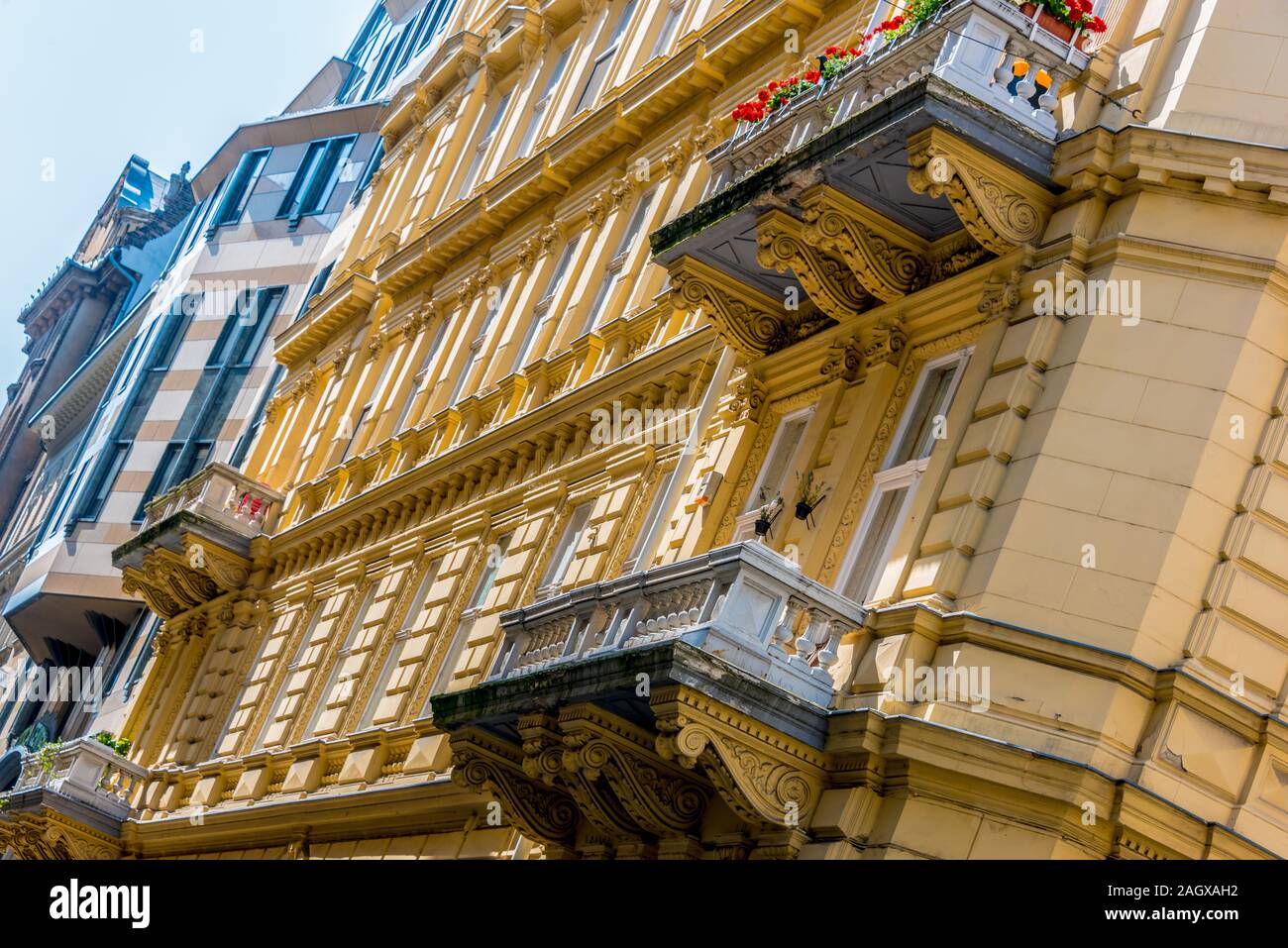 Famosa Vaci Street, la strada principale dello shopping a Budapest, Ungheria Foto Stock