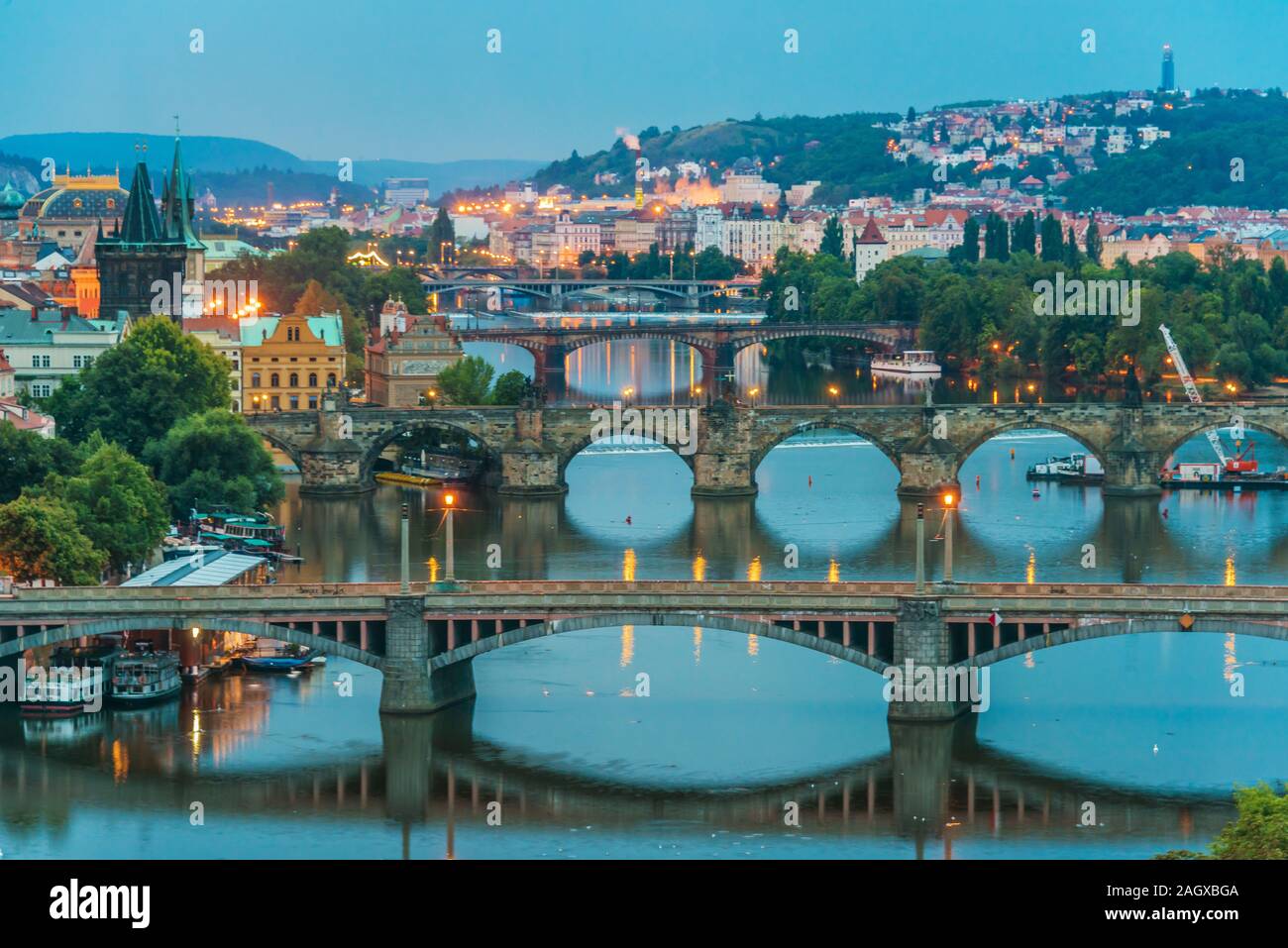 Ponti sul fiume Moldava a Praga, Repubblica Ceca Foto Stock