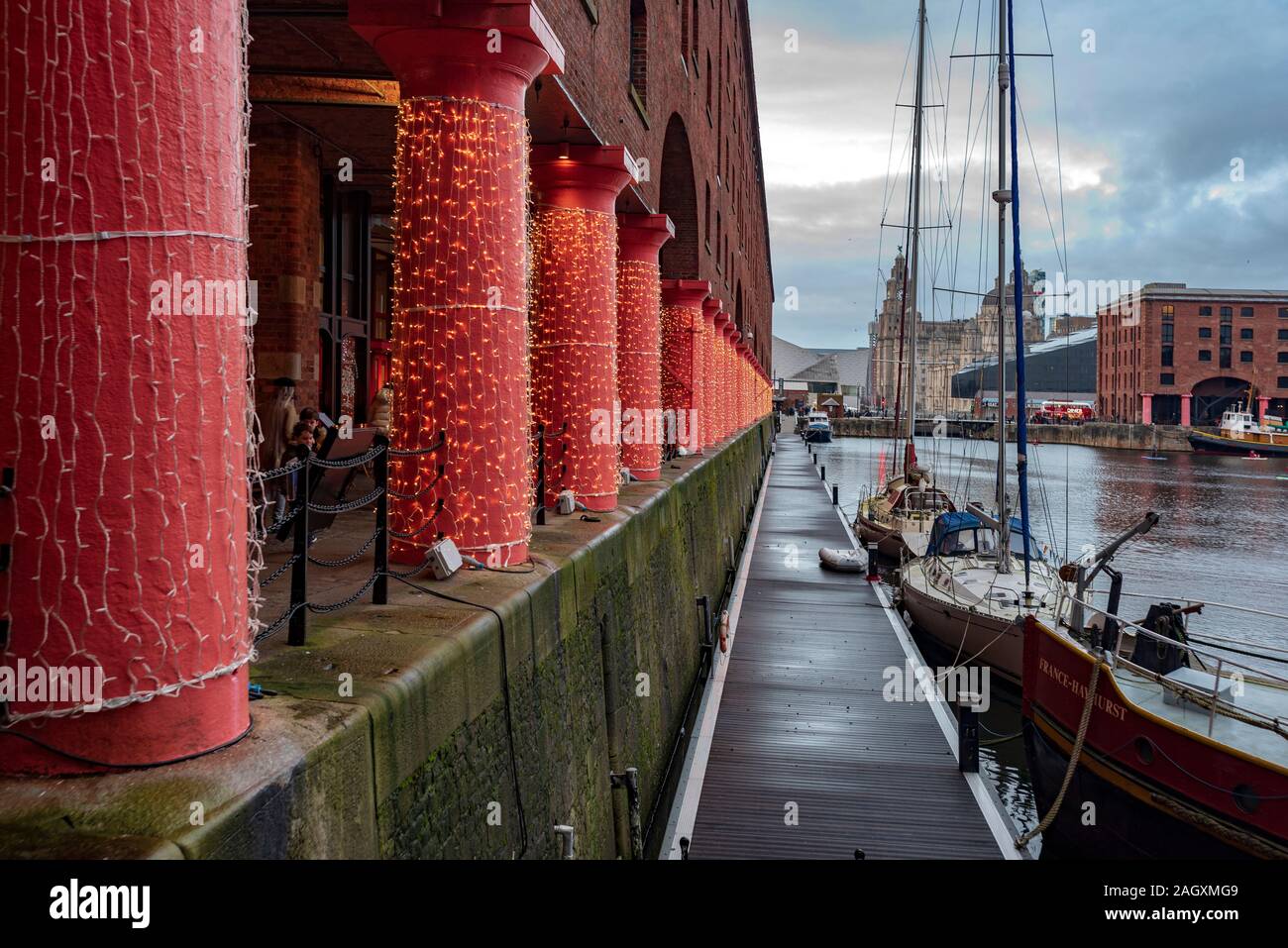 Liverpool Albert Dock complesso luminarie di Natale. Foto Stock