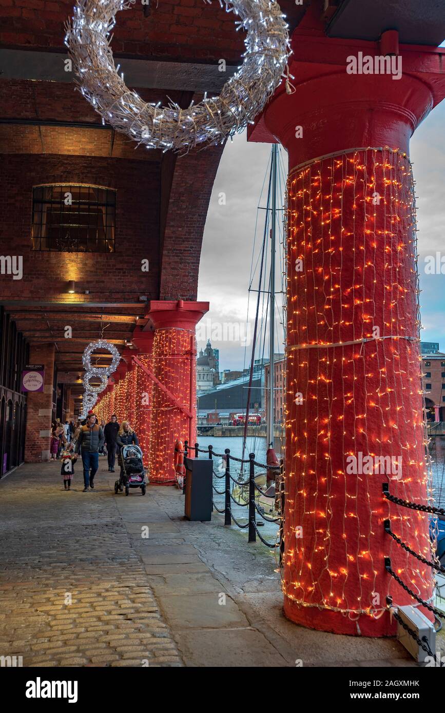 Liverpool Albert Dock complesso luminarie di Natale. Foto Stock
