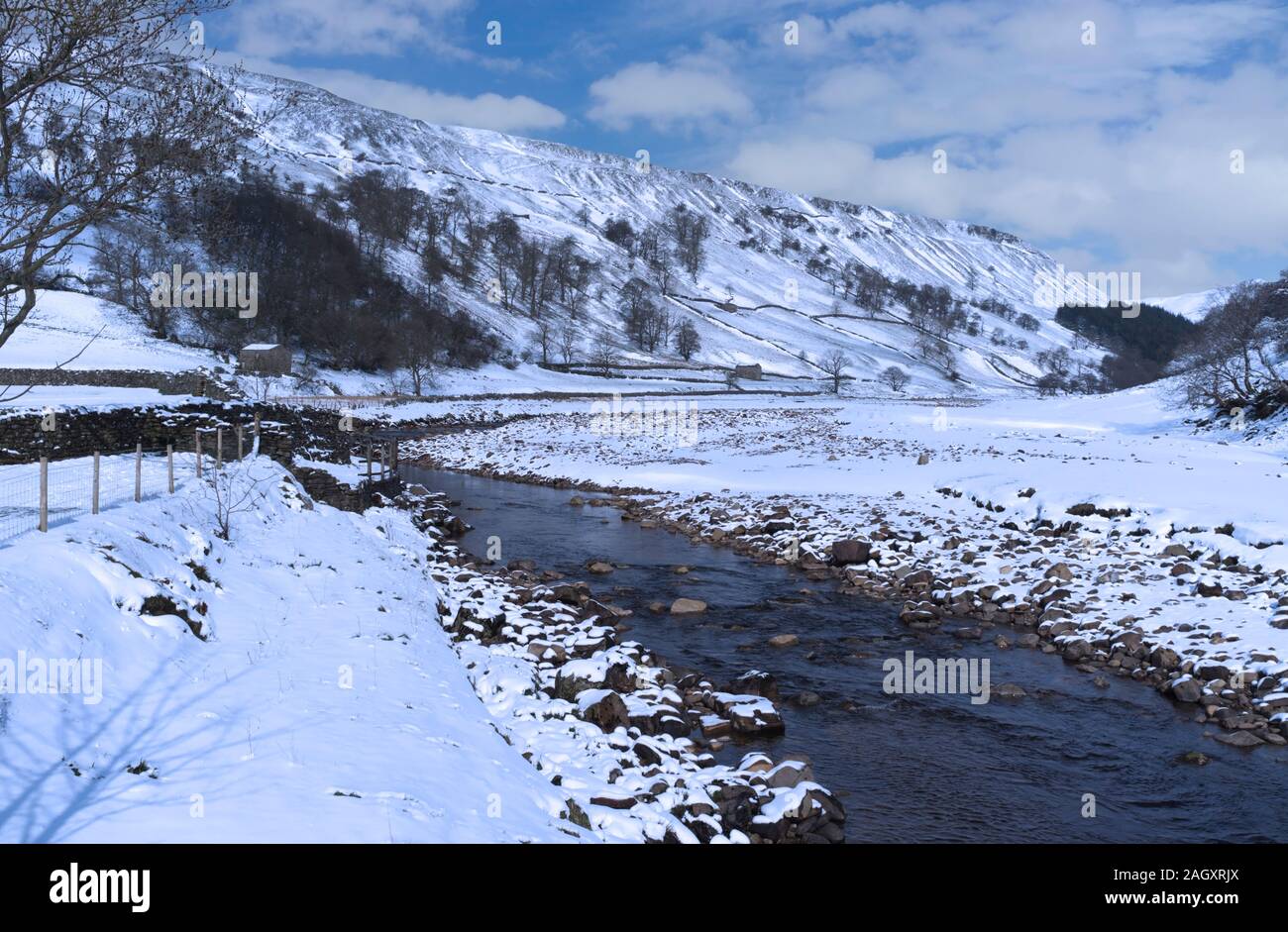 Neve di primavera in superiore, Swaledale Muker, nello Yorkshire, Inghilterra Foto Stock