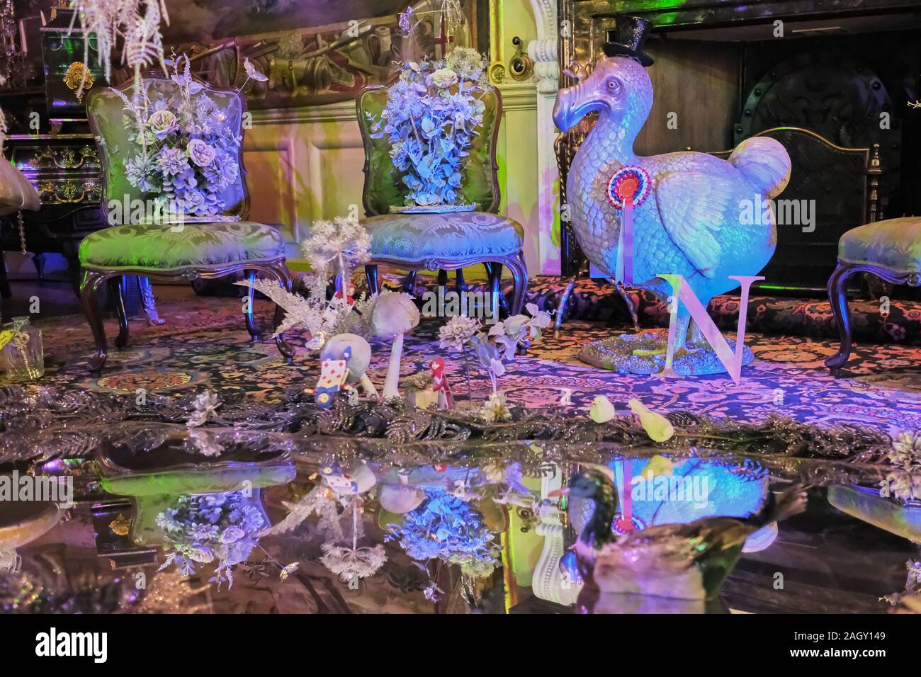 "Alice nel Palazzo' Display di Natale presso il Palazzo di Blenheim e durante il mese di dicembre 2019 Foto Stock