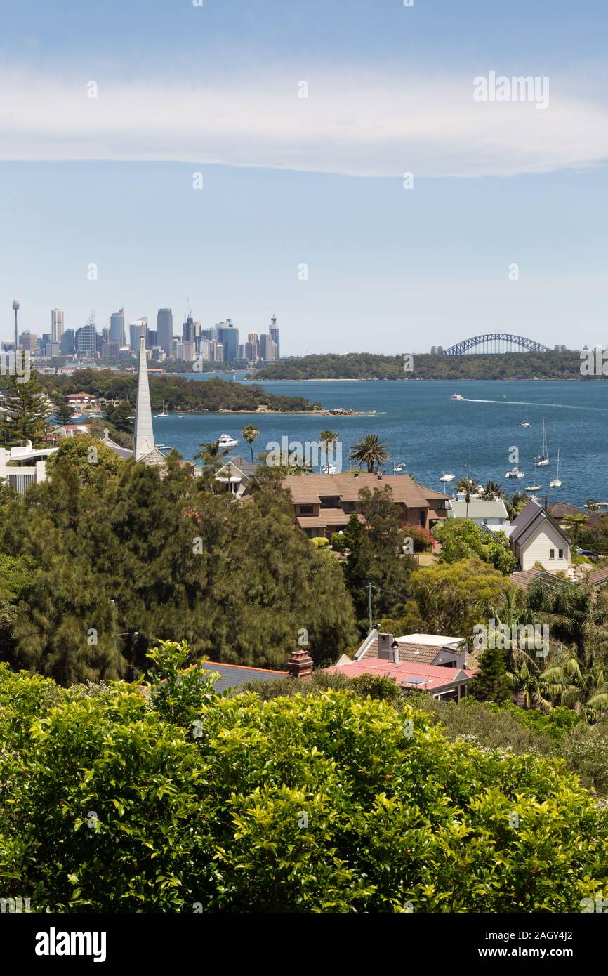 Sydney Australia; Sydney cityscape visto da Watson Bay, in una giornata di sole in primavera; Sydney Australia Foto Stock