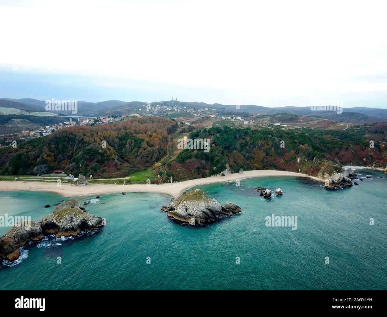 Vista aerea del paesaggio marino e spiaggia costa Foto Stock