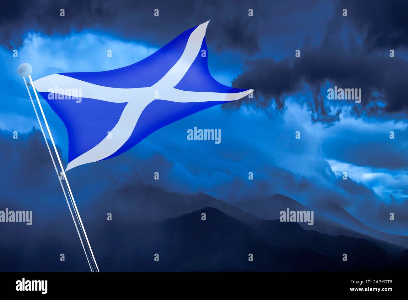 Bandiera scozzese sventolando nel vento sul cielo blu sullo sfondo Foto Stock