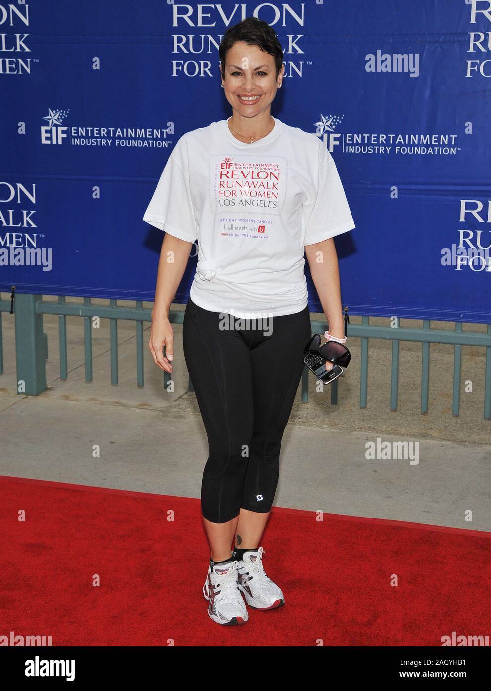 Natalie Raitano - Revlon Run / a piedi per le donne di beneficiare il FEI presso il Los Angeles Memorial Coliseum. 10 RaitanoNatalie 10 Red Carpet Event, verticale Foto Stock