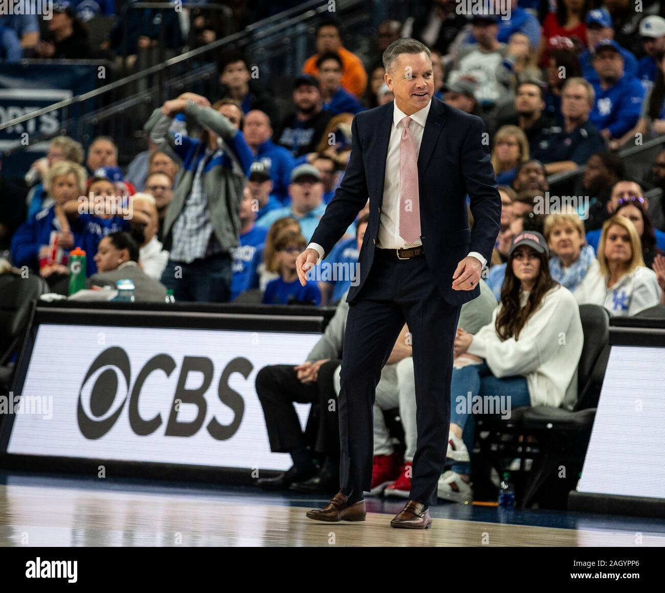 Las Vegas NV, U.S. Xxi Dec, 2019. A. Ohio State Buckeyes head coach Chris Holtmann sulla corte durante il NCAA MenÕs Basket CBS Sports classic tra la Ohio State Buckeyes e il Kentucky Wildcats 71-65 vincere a T-Mobile Arena Las Vegas NV. Thurman James/CSM/Alamy Live News Foto Stock