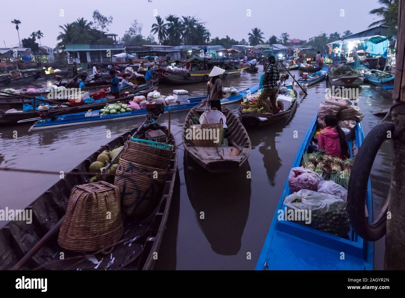 CAN Tho, Viet Nam. Feb 11, 2018. Phong Dien mercato galleggiante molto famoso nel delta del Mekong Foto Stock