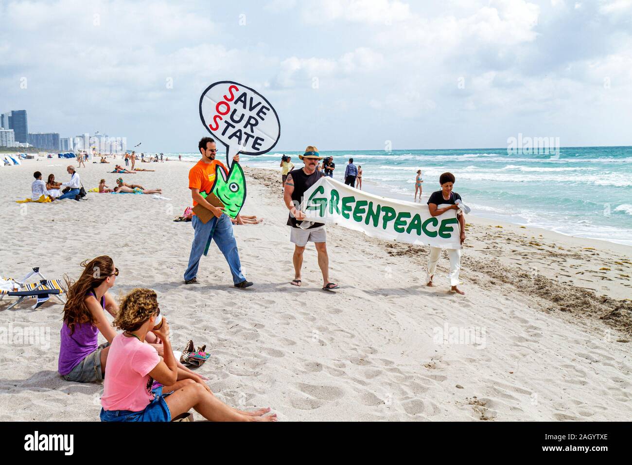 Miami Beach Florida, protesta contro le fuoriuscite di petrolio, perforazione offshore, banner, cartello, FL100515046 Foto Stock