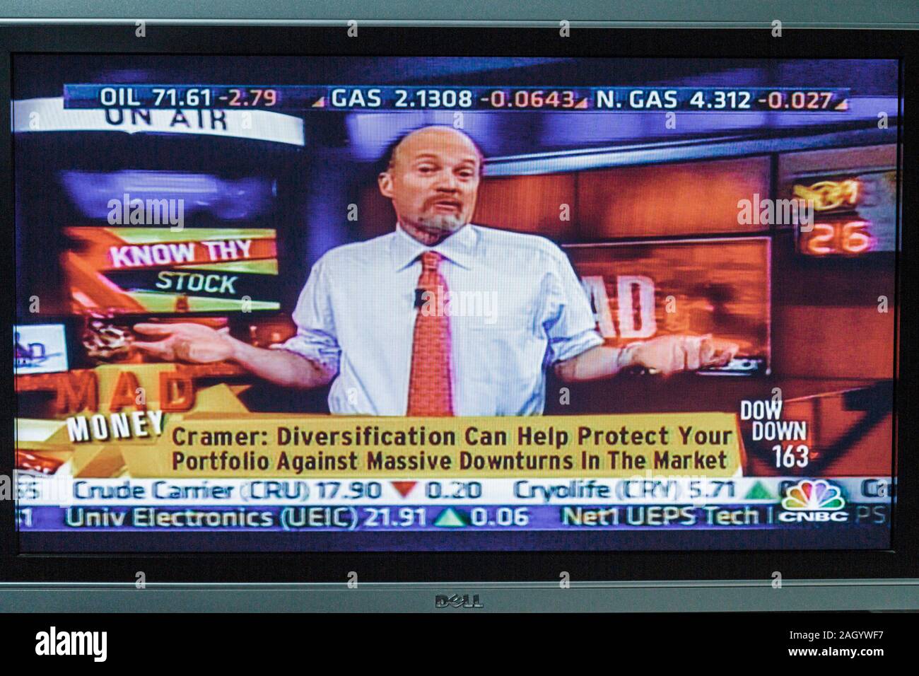 Miami Beach Florida, televisione, televisore, televisore, schermo piatto, schermo, monitor, canale via cavo, CNBC, borsa, Jim Cramer, FL100515183 Foto Stock
