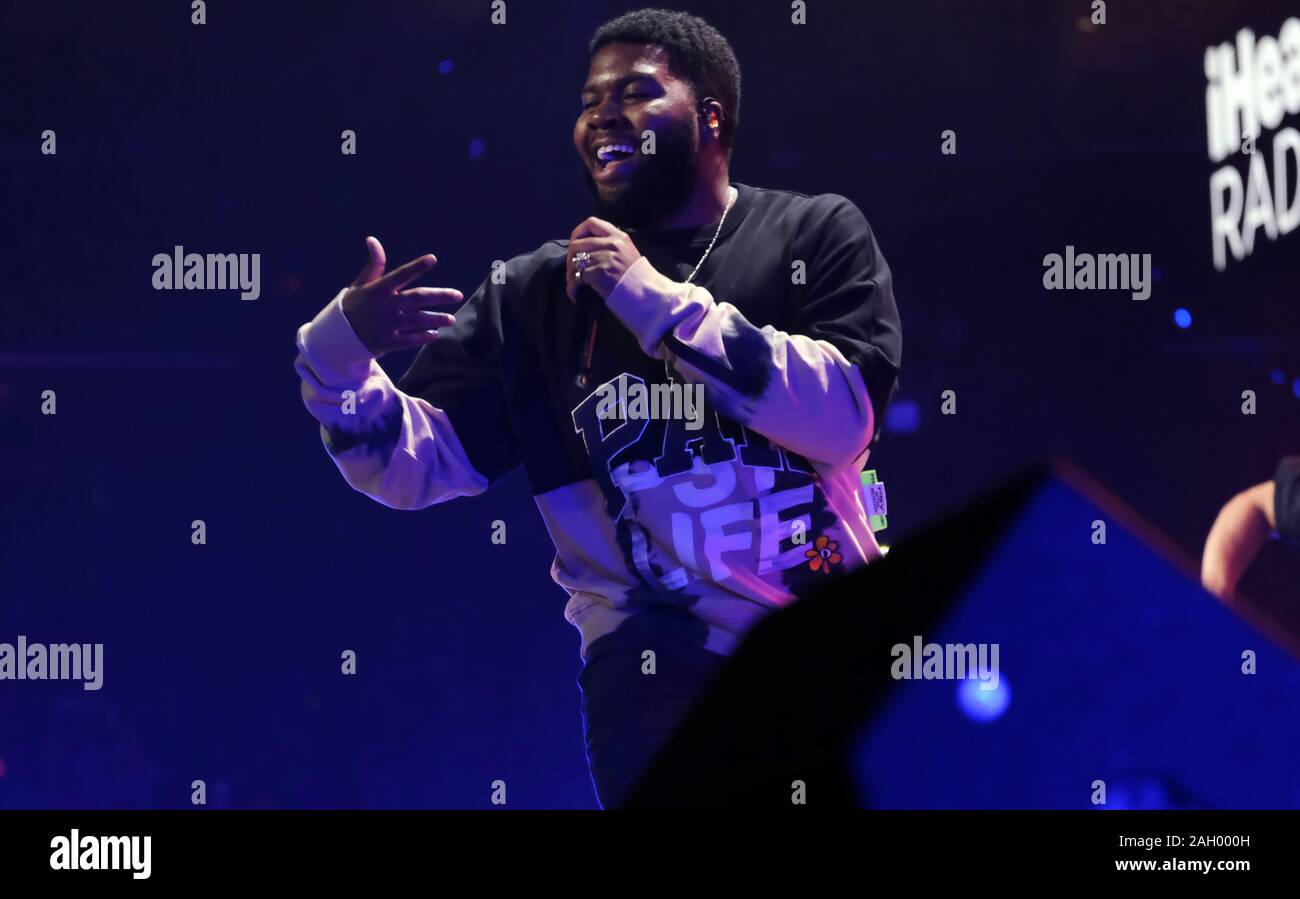 Sunrise, Stati Uniti. 22 Dic, 2019. Khalid esegue a Y100 IHeartRadio Jingle Ball 2019 concerto presso il BB&T Center di Sunrise, Florida, Domenica, 22 dicembre 2019. Foto di Gary mi Rothstein/UPI Credito: UPI/Alamy Live News Foto Stock