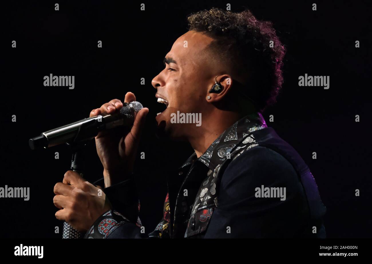 Sunrise, Stati Uniti. 22 Dic, 2019. Ozuna esegue a Y100 IHeartRadio Jingle Ball 2019 concerto presso il BB&T Center di Sunrise, Florida, Domenica, 22 dicembre 2019. Foto di Gary mi Rothstein/UPI Credito: UPI/Alamy Live News Foto Stock