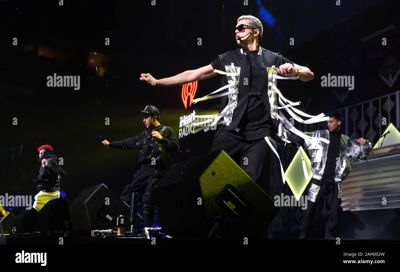 Sunrise, Stati Uniti. 22 Dic, 2019. CNCO esegue a Y100 IHeartRadio Jingle Ball 2019 concerto presso il BB&T Center di Sunrise, Florida, Domenica, 22 dicembre 2019. Foto di Gary mi Rothstein/UPI Credito: UPI/Alamy Live News Foto Stock